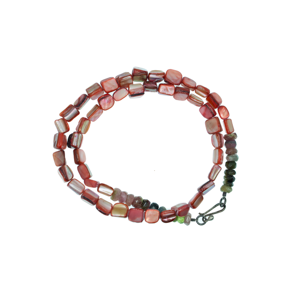Halsband med pärlemor rödrosa