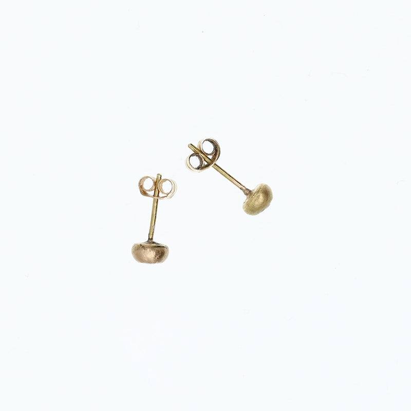 Earring in gold with diamonds