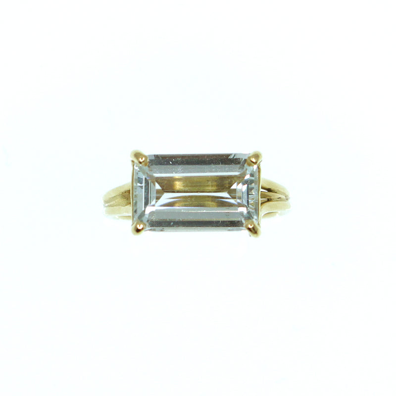 Goldring, with yellow diamond in the Raw